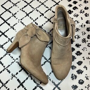 ALEX MARIE Beige Suede Women’s Ankle Booties with Bow Detail - US Size 6 M - EUC